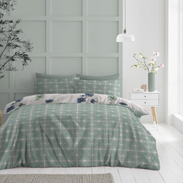 Printed Duvet Cover With Pillowcase Reversible Polycotton Floral Bedding Set - Image 2