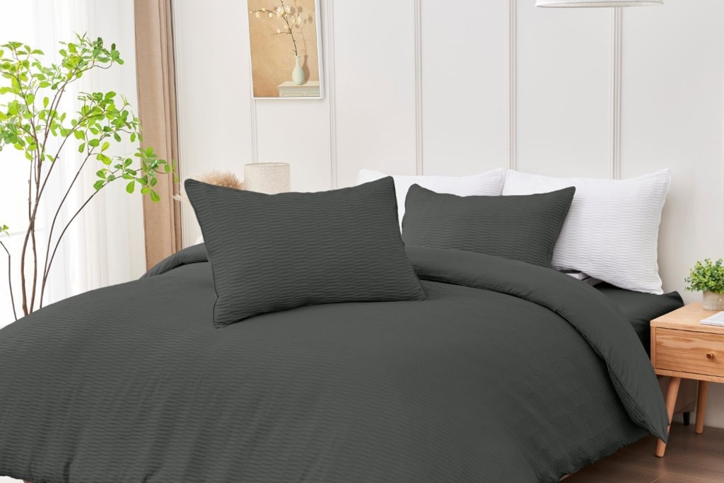 Premium Seersucker Durham Duvet Cover with Pillowcase – Easy Care Bedding Set - Image 3